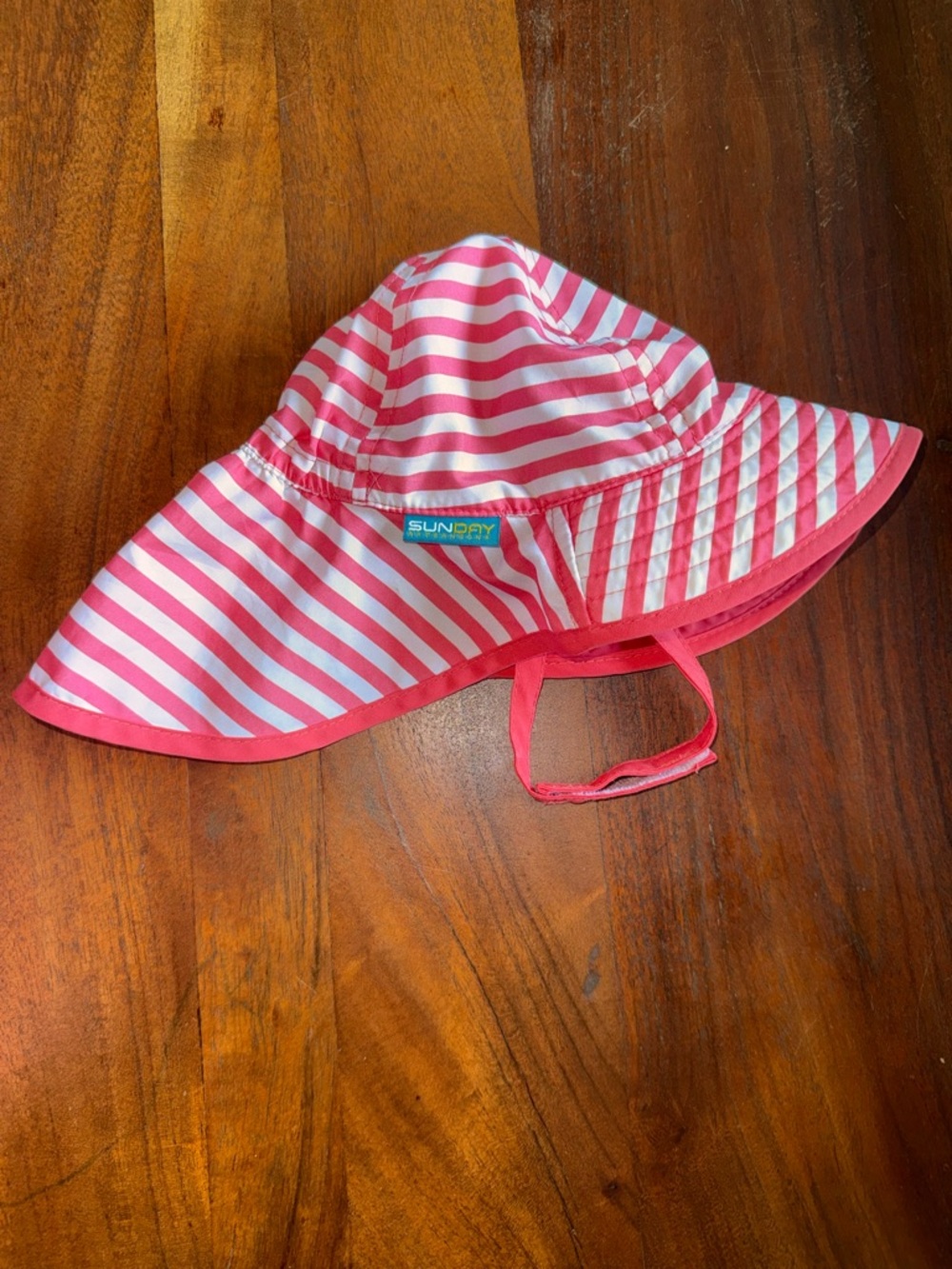 Sunday Coral and‎ White Striped Sun Visor